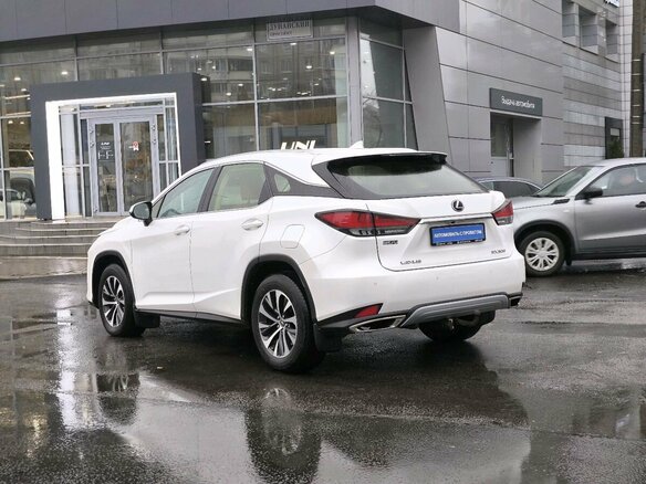 2021 Lexus RX 300 IV Рестайлинг, белый, 4600000 рублей - вид 5