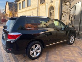 2011 Toyota Highlander II (XU40) Рестайлинг, чёрный, 1900000 рублей, вид 5