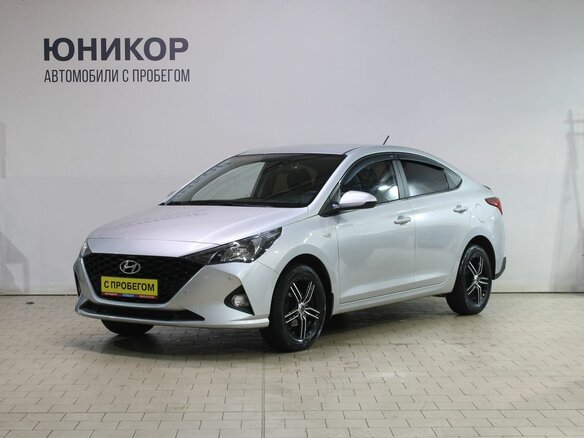 2020 Hyundai Solaris II Рестайлинг, серебристый, 1779000 рублей