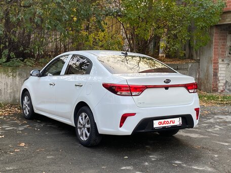 2018 Kia Rio IV, белый, 1180000 рублей, вид 3