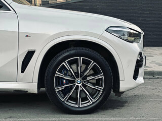 2020 BMW X5 30d IV (G05/G18), белый, 6390000 рублей, вид 3