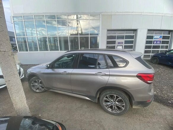 2022 BMW X1 18d xDrive II (F48) Рестайлинг, серый, 3800000 рублей - вид 7