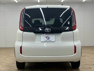 2022 Toyota Sienta III, белый, 1430004 рублей, вид 3