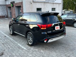 2018 Mitsubishi Outlander PHEV III Рестайлинг 3, чёрный, 3250000 рублей, вид 5