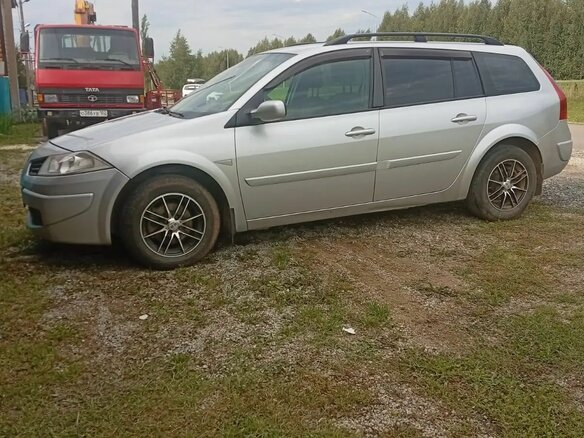 2007 Renault Megane II Рестайлинг, серый, 350000 рублей - вид 4