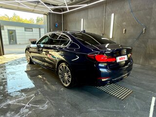 2019 BMW 5 серии 520d VII (G30/G31/G38), синий, 3880000 рублей, вид 2