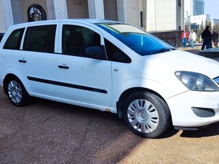 2011 Opel Zafira B Рестайлинг, белый, 560000 рублей, вид 3