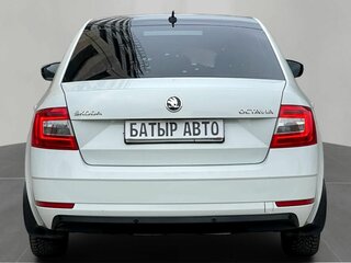 2018 Skoda Octavia III (A7) Рестайлинг, белый, 1500000 рублей, вид 5