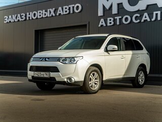 2013 Mitsubishi Outlander III, белый, 1295000 рублей, вид 1