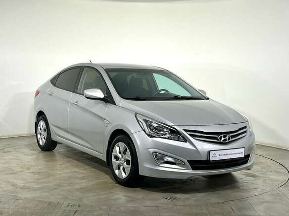 2016 Hyundai Solaris I Рестайлинг, серебристый, 1100000 рублей - вид 2