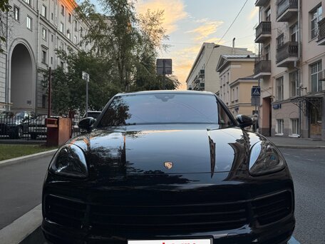 2019 Porsche Cayenne III, чёрный, 6600000 рублей, вид 1