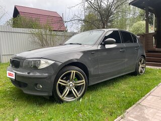 2005 BMW 1 серии 120i I (E81/E82/E87/E88), бежевый, 700000 рублей, вид 3