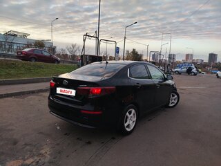 2017 Kia Rio III Рестайлинг, чёрный, 670000 рублей, вид 4
