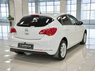 2013 Opel Astra J Рестайлинг, белый, 970000 рублей, вид 2