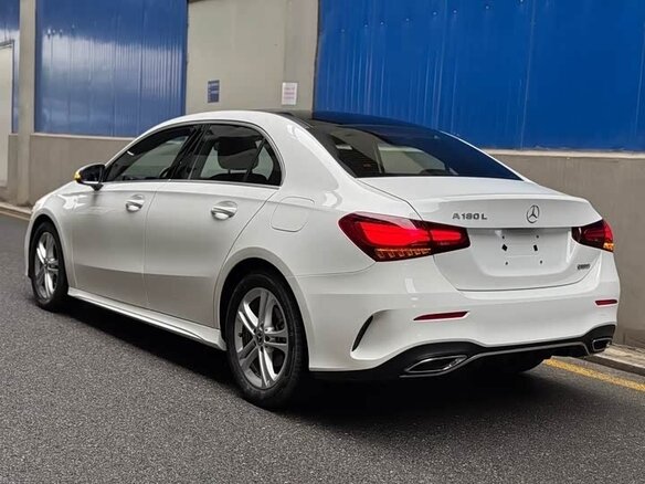 2023 Mercedes-Benz A-Класс 180 Long IV (W177) Рестайлинг, белый - вид 2