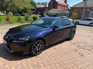 2017 Lexus IS 300h III Рестайлинг, синий, 3300000 рублей, вид 1