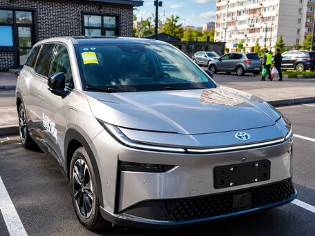 2026 Toyota bZ3X 58.3 kWh, серый, 2790000 рублей, вид 1