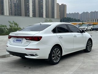 2022 Kia K3 II (China Market) Рестайлинг, белый, 1320000 рублей, вид 4