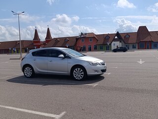 2012 Opel Astra J, серебристый, 730000 рублей, вид 4