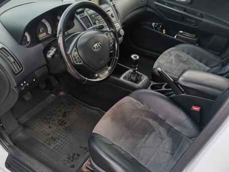 2009 Kia Ceed I, белый, 420000 рублей, вид 4