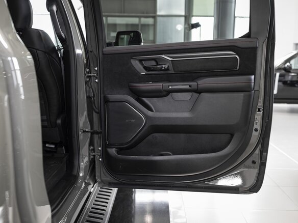 2025 Ram 1500 RHO V Рестайлинг, зелёный, 12953911 рублей - вид 18