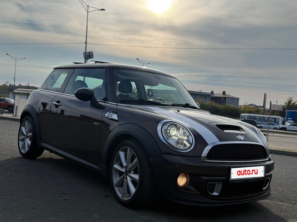 2011 Mini Hatch Cooper S II (R56) Рестайлинг, коричневый, 1265000 рублей - вид 1