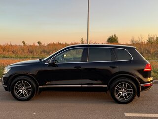 2015 Volkswagen Touareg II Рестайлинг, чёрный, 2650000 рублей, вид 5