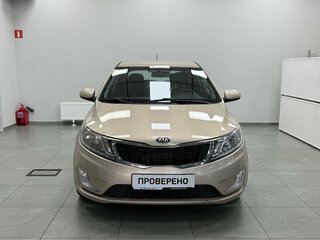 2013 Kia Rio 5-speed III, бежевый, 650000 рублей, вид 2