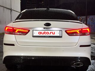 2019 Kia Optima IV Рестайлинг, белый, 2150000 рублей, вид 5