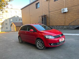 2011 Volkswagen Golf Plus II, красный, 650000 рублей, вид 1