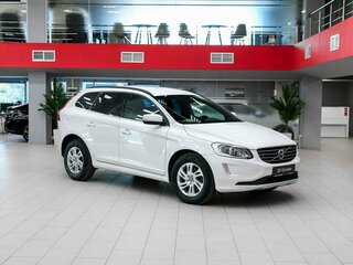 2017 Volvo XC60 I Рестайлинг, белый, 1690000 рублей, вид 3