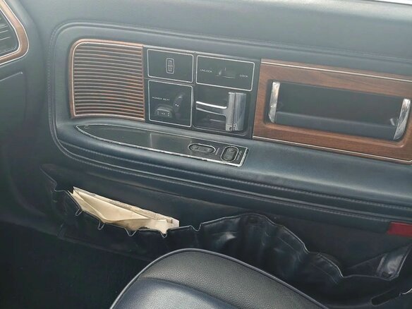 1991 Lincoln Continental VIII, серый, 620000 рублей - вид 30