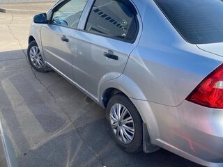 2008 Chevrolet Aveo I Рестайлинг, серебристый, 240000 рублей, вид 1