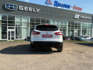 2017 Nissan Qashqai II, белый, 1350000 рублей, вид 4