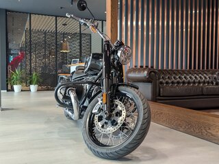 BMW R 18