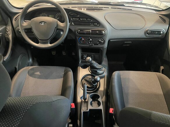 2025 Lada (ВАЗ) Niva Travel I, серебристый, 1383000 рублей - вид 9