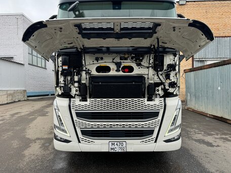 2024 Volvo FH, белый, 16500000 рублей, вид 2