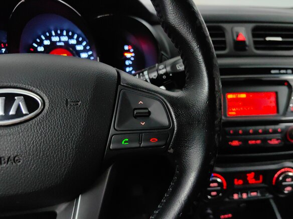 2012 Kia Rio 4-speed III, красный, 808000 рублей - вид 18