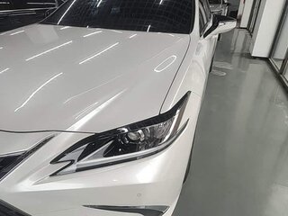 2023 Lexus ES 200 VII Рестайлинг, белый, 3135000 рублей, вид 3