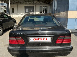 1999 Mercedes-Benz E-Класс 200 II (W210, S210), чёрный, 470000 рублей, вид 4