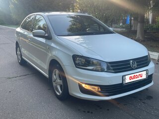 2017 Volkswagen Polo V Рестайлинг, белый, 1150000 рублей, вид 3