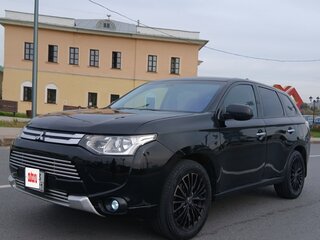 2013 Mitsubishi Outlander III, чёрный, 999000 рублей, вид 5