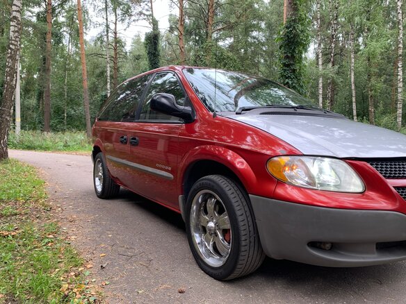 2000 Dodge Caravan 3-speed IV, красный, 310000 рублей - вид 1