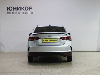 2020 Hyundai Solaris II Рестайлинг, серебристый, 1799000 рублей, вид 4