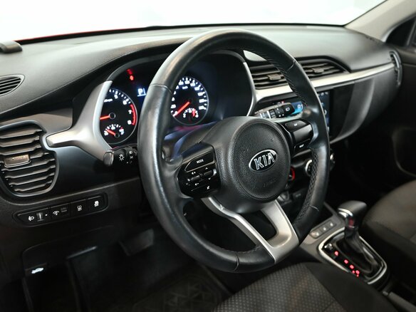 2021 Kia Rio X IV Рестайлинг, красный, 1830000 рублей - вид 14