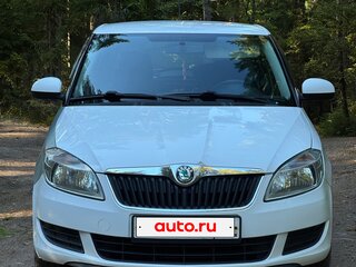 2011 Skoda Fabia II Рестайлинг, белый, 450000 рублей, вид 1