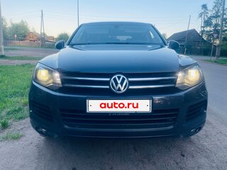2010 Volkswagen Touareg II, чёрный, 1650000 рублей, вид 2