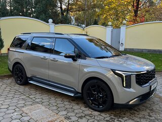 2024 Kia Carnival IV Рестайлинг, серый, 4900000 рублей, вид 4