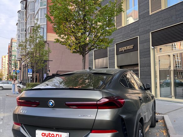 2021 BMW X6 40i III (G06), коричневый