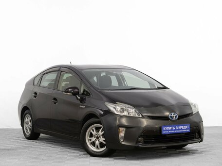Toyota Prius III Рестайлинг (XW30)